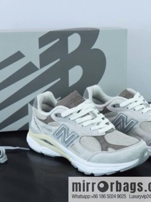 o_1ggc6pi6hp3mmmt10ta1lrt1225t-800x800rhb4zzgtxfm53034_20250718232032.jpg New Balance M990AL3 Item Number: M990SC3 New Balance NB990V3 White