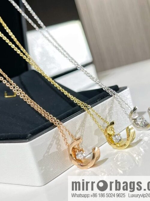 New ☑️ Chanel 2022 coco crush series water ice moon, moon necklace