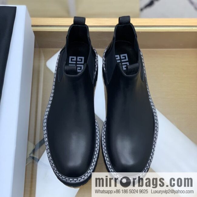 GIVENCHY glossy leather men\'s Chelsea boots