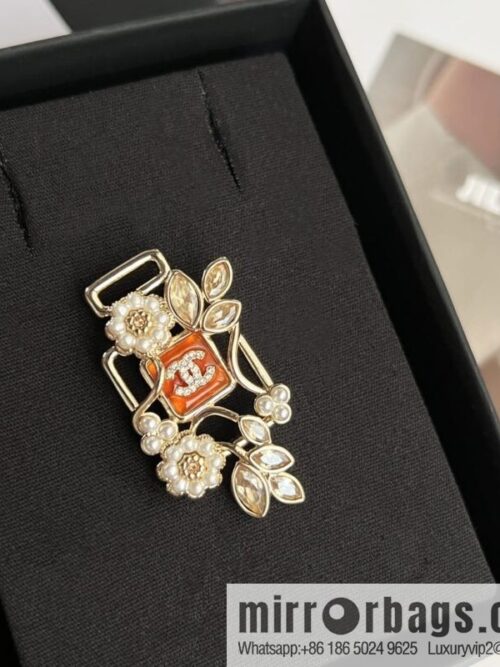 New ☑️ Chanel double c pink diamond pearl flower brooch