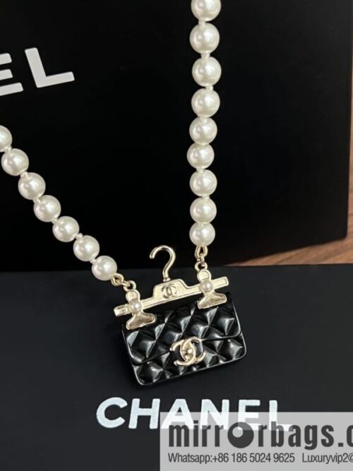 New ☑️ Chanel pearl hanger bag necklace