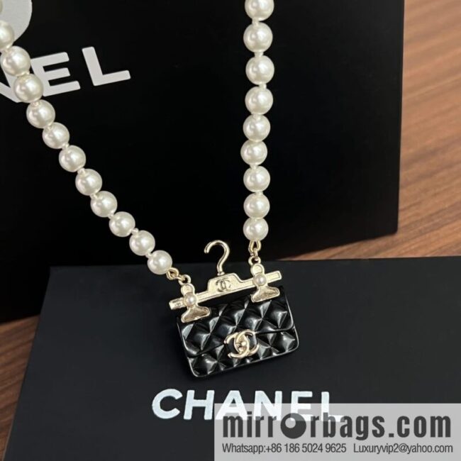 New ☑️ Chanel pearl hanger bag necklace