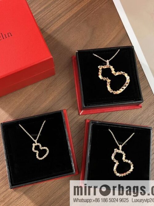 Qeelin 18 rose gold necklace