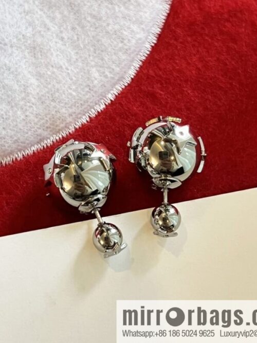 ☑️Dior silver mirror star stud earrings