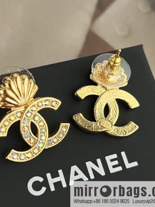 New ☑️ Chanel c1 double c gold shell stud earrings
