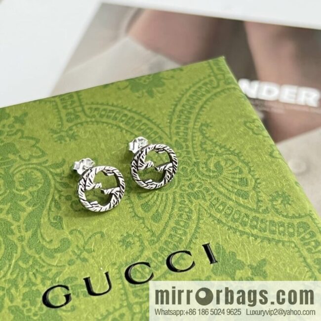New Gucci Gucci double G stud earrings
