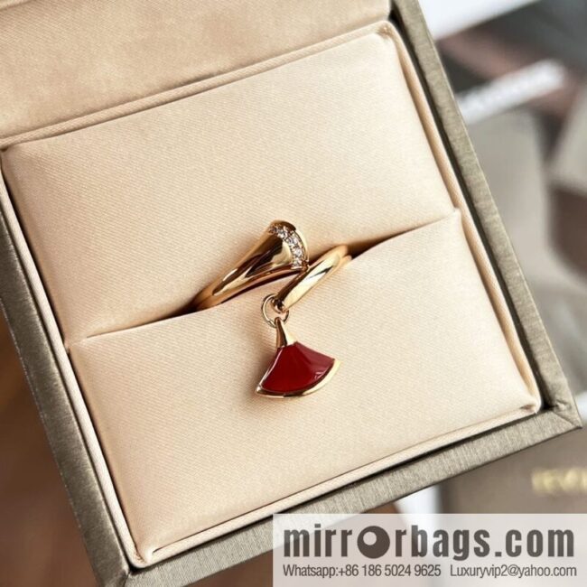 BVLGARI Bulgari classic red chalcedony white fritillary fan ring