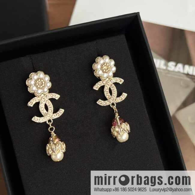 New ☑️ Chanel c3 double c pink diamond pearl flower stud earrings