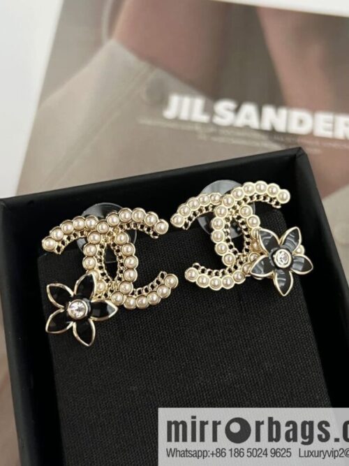 New ☑️ Chanel c1 double c pearl black camellia stud earrings