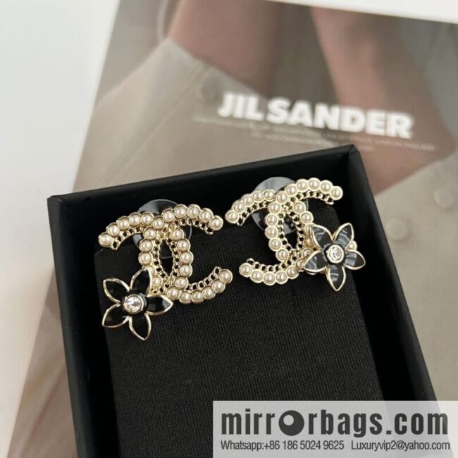 New ☑️ Chanel c1 double c pearl black camellia stud earrings