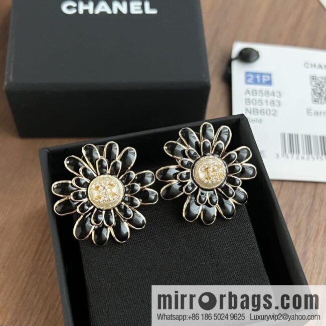 New ☑️ Chanel c1 double c black camellia stud earrings