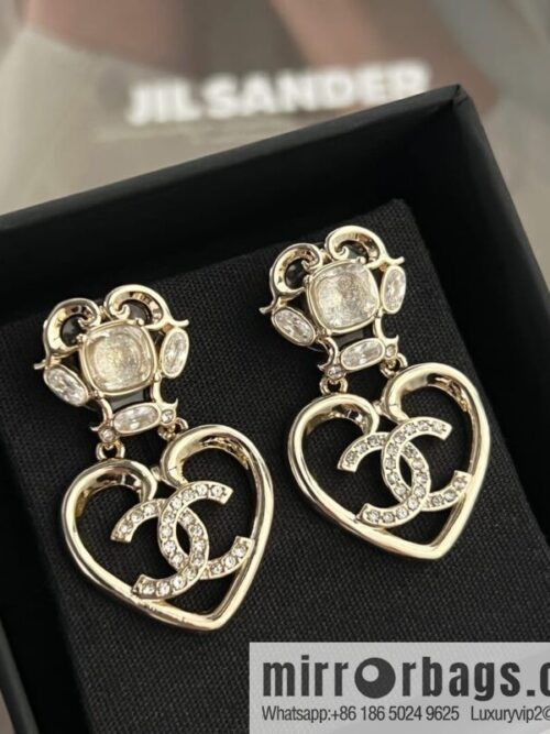 New ☑️ Chanel c2 double c gold peach heart love stud earrings