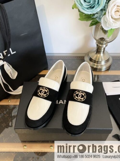 wsxc1672143712293_0-800x800n3fmoh21wuy38735_20250718015523.jpg Chanel | Xiaoxiang badge rhinestone loafers