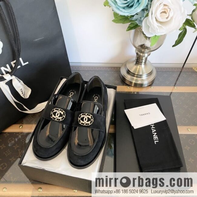 Chanel | Xiaoxiang badge rhinestone loafers