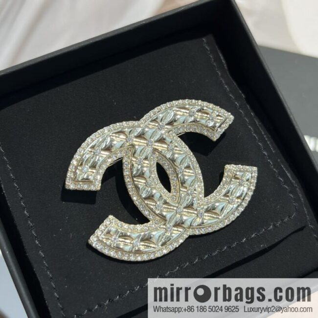 New ☑️ Chanel double c diamond brooch