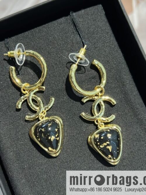 wsxc1672231057074_0-800x800wtvl5lxtj2k201490_20250709051318.jpg New ☑️ Chanel c3 double c gold stud earrings
