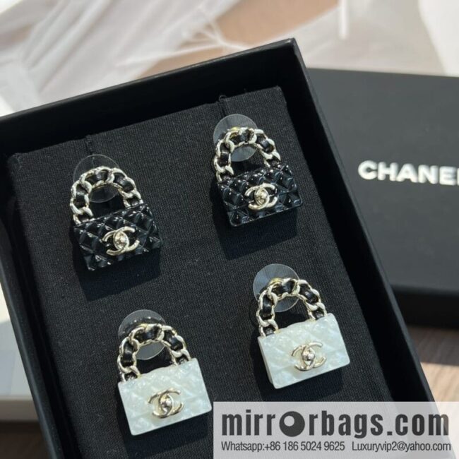New ☑️ Chanel c1 double c lock bag stud earrings