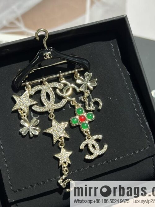 wsxc1672316450219_0-800x800zfot313ww11198626_20250709035821.jpg New ☑️ Chanel double c hanger fringed brooch
