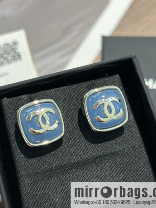 wsxc1672405383065_0-800x800u40x1y1lygf198522_20250709035502.jpg New ☑️ Chanel c1 double c blue square stud earrings