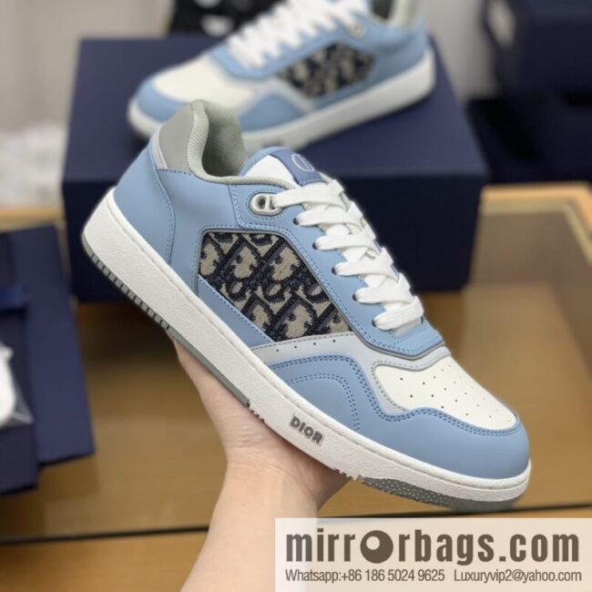 Dior uses black smooth cow leather (fabric) carefully made men\'s low-top sneakers