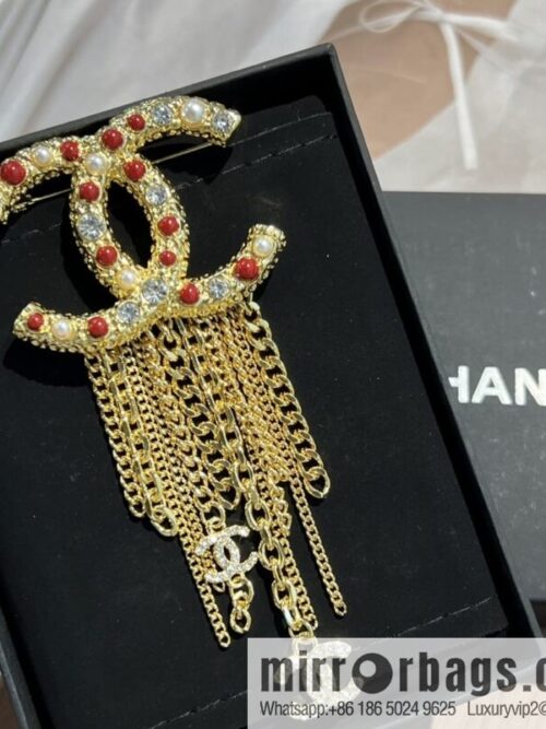 wsxc1672750111374_0-800x800mt5lx5jadev198463_20250709035305.jpg New ☑️ Chanel double c red pearl fringed brooch