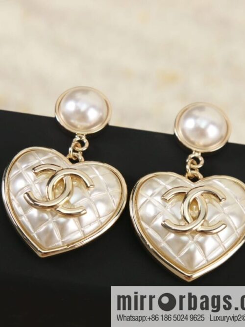 wsxc1673009879924_0-800x800zso0uqs5zja198354_20250709034935.jpg New ☑️ Chanel c2 double c rhombus peach heart love stud earrings