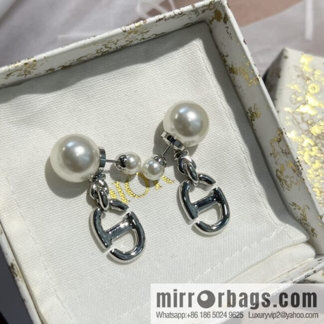 New ☑️ Dior size pearl silver CD stud earrings