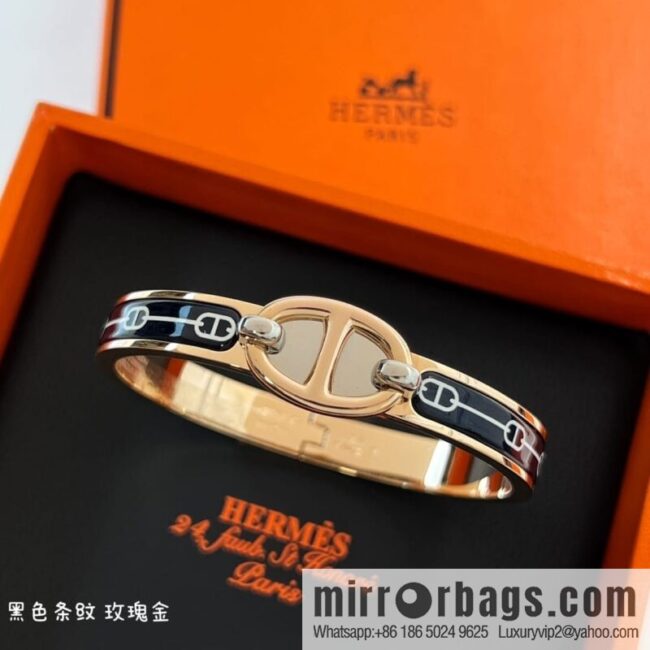 wsxc1673180027341_3-800x800y1nnomhrel4198074_20250709034114.jpg HERMES MINI CLIC CHAINE D\'ANCRE BRACELET Pig Nose Bracelet Bracelet