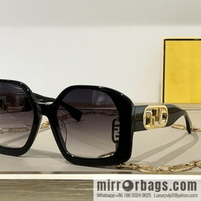 Fendi iconic logo large square sunglasses