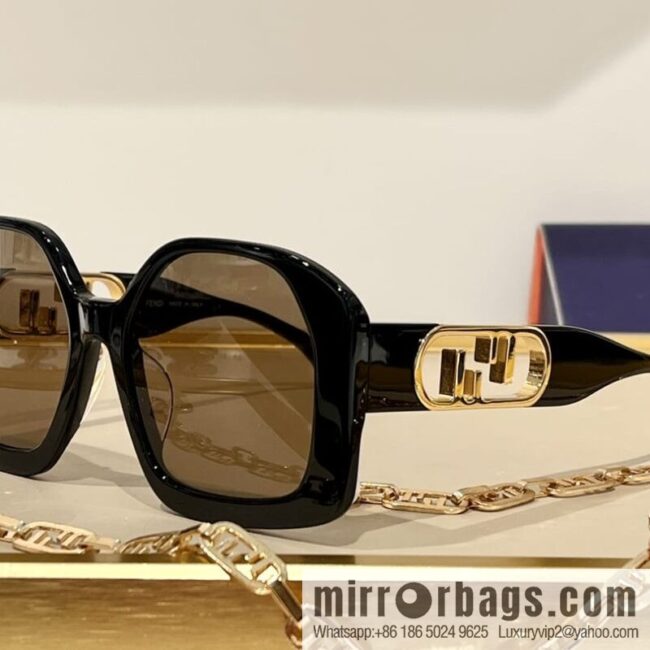 Fendi iconic logo large square sunglasses