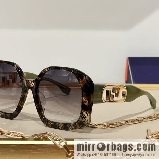Fendi iconic logo large square sunglasses