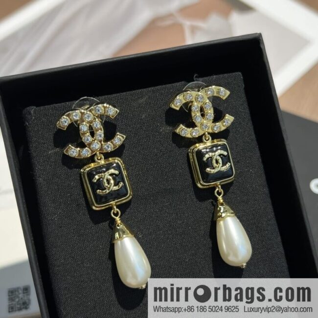 New ☑️ Chanel c3 double c full diamond square pearl stud earrings