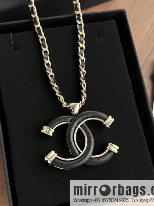wsxc1673614324087_0-800x800cycaewrz5es197947_20250709033715.jpg New ☑️ Chanel double c black leather brooch necklace