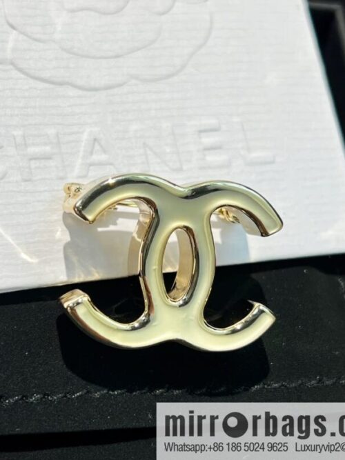 wsxc1675336324644_0-800x800xphoea3esnm197849_20250709033407.jpg New ☑️ Chanel double c gold brooch
