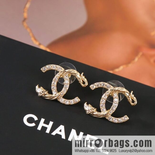 New ☑️ Chanel c1 double c fish pattern tail stud earrings