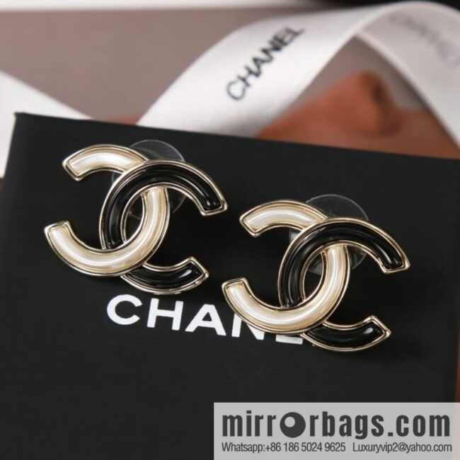 New ☑️ Chanel c1 double c black and white stud earrings