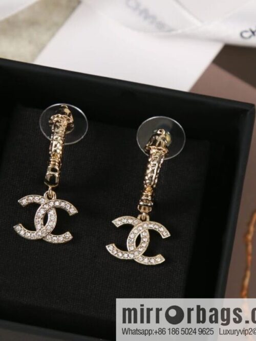 wsxc1675422671600_0-800x800o4blgqxn2fz197669_20250709032829.jpg New ☑️ Chanel c2 double c stud earrings