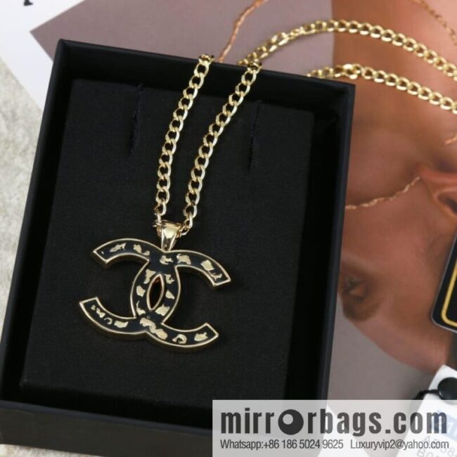 New ☑️ Chanel double c black enamel necklace