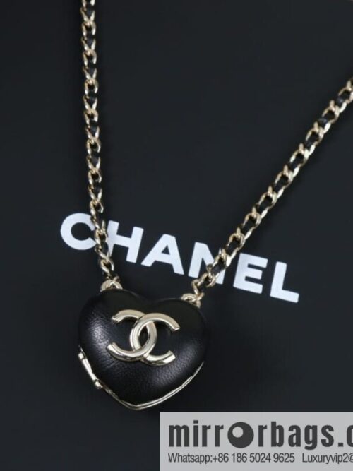 wsxc1675422674538_5-800x8004pp2f2klzkp195157_20250709021452.jpg New ☑️ Chanel double c peach heart love mirror necklace