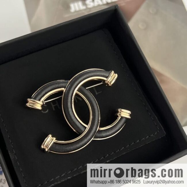 New ☑️ Chanel double c black leather brooch necklace