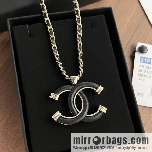 New ☑️ Chanel double c black leather brooch necklace