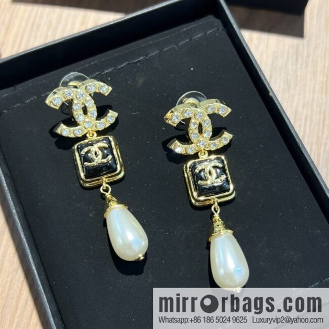 New ☑️ Chanel c3 double c full diamond square pearl stud earrings