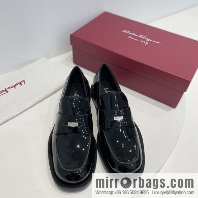 SF ✔️ 2022Salvatore Ferragamo ✔️ New! Ferragamo Vintage coin loafers