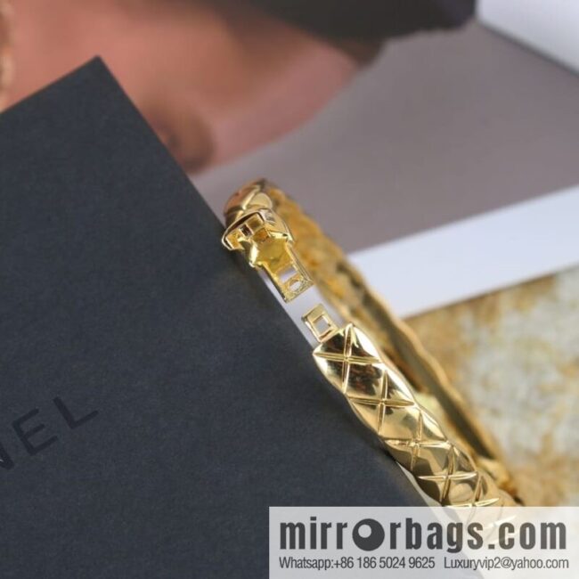 New ☑️ Chanel coco crush series rhombus bracelet bracelet