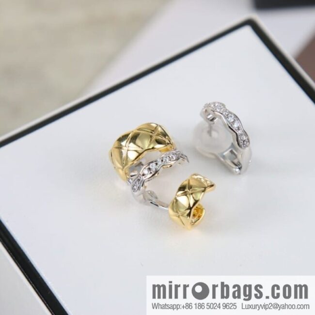 New ☑️ Chanel coco crush series rhombus asymmetric stud earrings