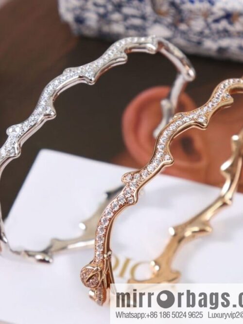 wsxc1676895407551_3-800x800tjzj2iulj2t191271_20250709001617.jpg New ☑️ Dior Diamond Vine Bracelet