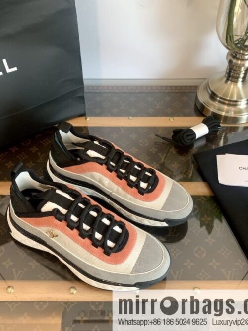 wsxc1677070480333_0-800x800bxoog2wemmd35395_20250716040944.jpg Chanel Xiaoxiang Contrast color to increase sneakers