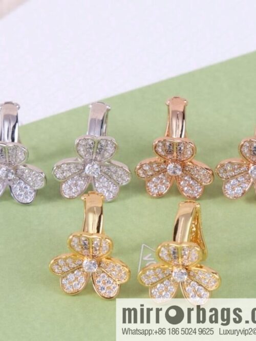 wsxc1677154945737_7-800x8000gpe5uao0ue191023_20250709000832.jpg Van Cleef & Arpels Clover Earrings