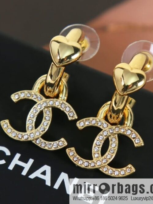 wsxc1677241387443_0-800x800ly1kbdstd4b190922_20250709000515.jpg New ☑️ Chanel c2 gold double c peach heart love stud earrings