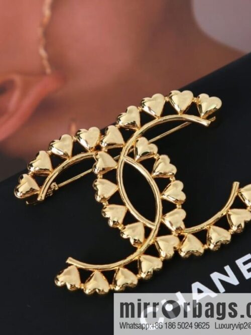 wsxc1677329025862_0-800x800kb0k1bykh5e190762_20250709000009.jpg New ☑️ Chanel gold brooch